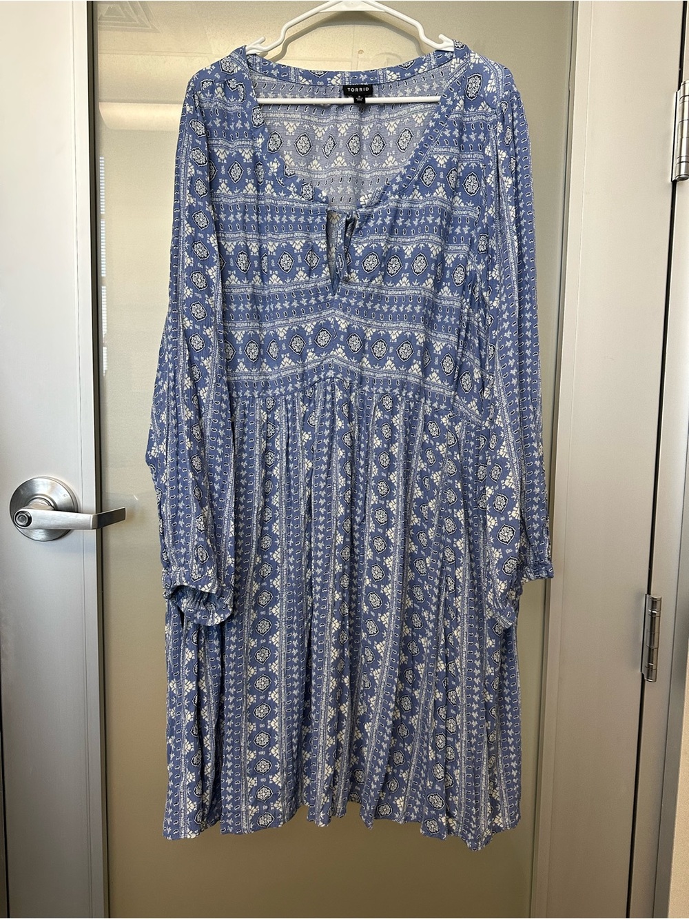 Torrid 3 blue patterned long-sleeve boho dress size 3X